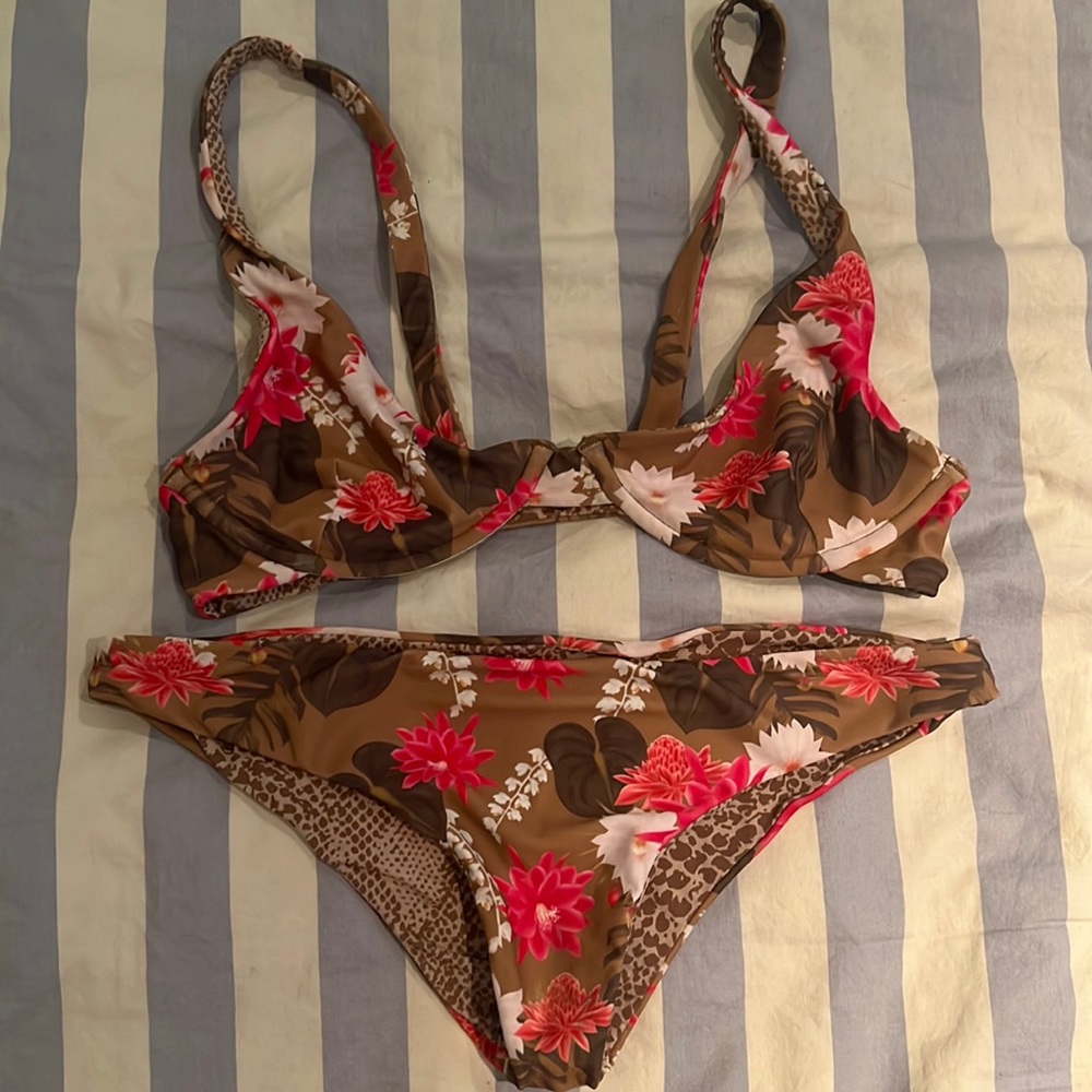 ACACIA Hawaiian floral two piece